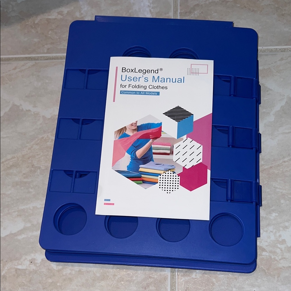 NWOT BoxLegend Blue Clothes Folding Board for organizing symmetrical laundry
